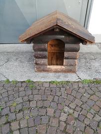Cuccia per cani in legno
