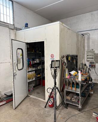 CABINA PORTAOGGETTI / ATTREZZI