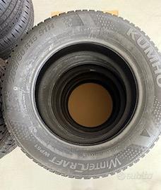 4 Gomme 205/60 R15 91H Kumho invernali Nuove