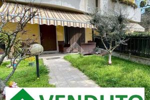 VILLA A SCHIERA CENTRALE A SAN GIOVANNI LUPATOTO