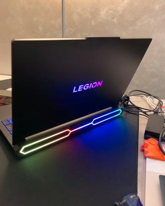 Lenovo Legion Pro 7i Gen 10 gaming