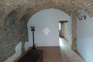 NEGOZIO A GORLAGO