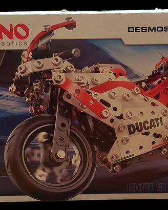set meccano DUCATI   moto DESMOSEDICI GP