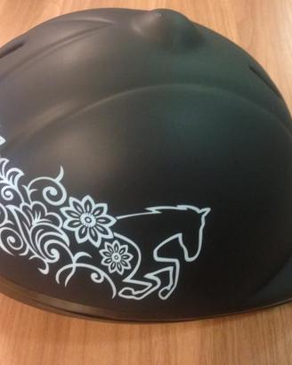 Casco equitazione caìovalliero mai usato nero
