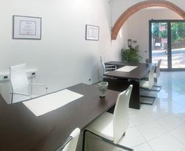 Pescia, zona Esselunga: Locale Commerciale/Ufficio