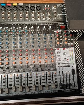 Mixer behringer xenyx x2442 usb 