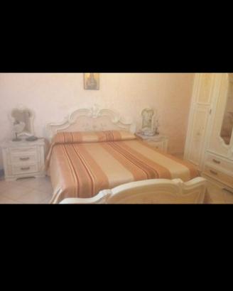 Camera da letto stile barocco moderno