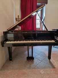 Pianoforte Yamaha C3 E seminuovo con trasporto