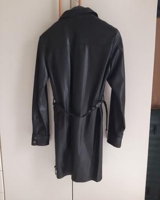 Vestito nero in  similpelle con cinta