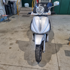 Beverly 500 anno 2003