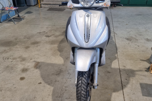 Beverly 500 anno 2003