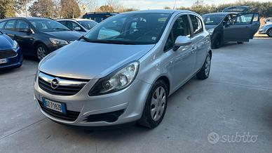 Opel Corsa 1.2. 12V 5 porte benzina