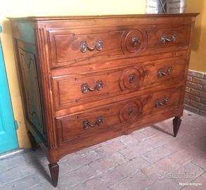 Cassettone Luigi XVI Parmigiano in noce