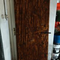 porta restaurata antica