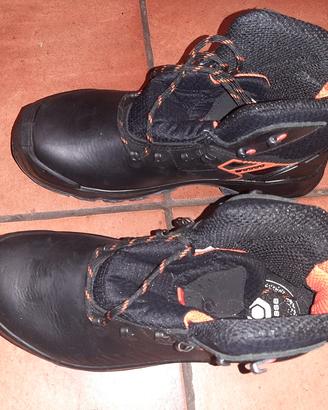 SCARPE ANTINFORTUNISTICHE 