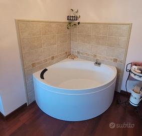 Vasca Novellini Divina C ad angolo con Hydroair