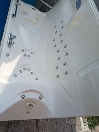 Doccia idromassaggio Jacuzzi