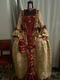 Abito veneziano 700