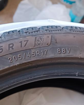 pneumatici  205/45 R 17 alpin 6 Michelin 