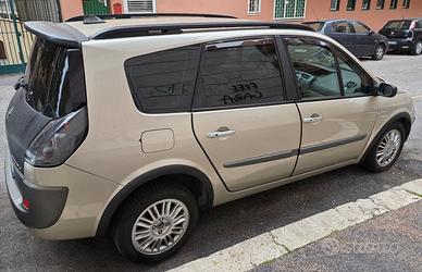 Renault scenic