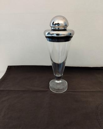 Cocktail shaker 