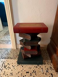 Piedistallo arredo con libri in legno