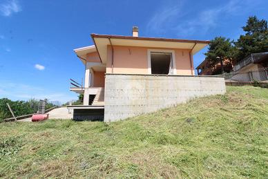 VILLA A SCHIERA A POGGIO MOIANO