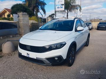 Fiat Tipo Cross 1.6 Mjt 130cv Navy Led Cruise Sens