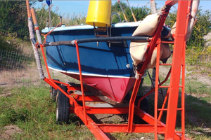 Barca a motore da diporto in vetroresina