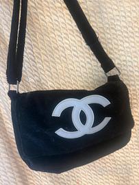 Pochette di spugna nera