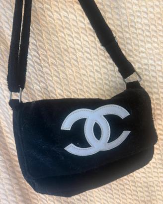 Pochette di spugna nera
