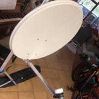 Kit antenna parabolica con supporto
