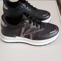 Scarpe donna n. 38 nuove. Pagate 30€