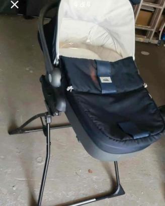 Passeggino trio gemellare con stand