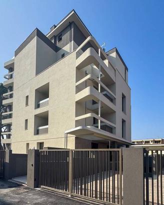 Appartamento di 103 m² con 3 locali e box auto a R