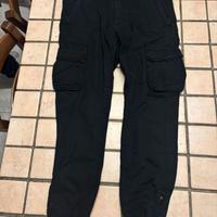 pantaloni con tasche laterali neri
