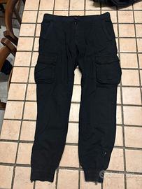 pantaloni con tasche laterali neri
