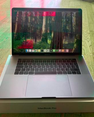 MacBook Pro 2019 15' Touchbar 256GB Batteria Nuova