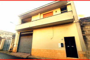 Abitazione con garage