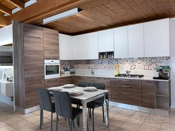 Cucina "Noemi" Lube in esposizione mostra