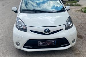 Toyota Aygo 1.0 12V 5 porte automatica/solo 120.00
