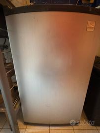 Frigorifero compatto Daewoo FR-146RSV con freezer