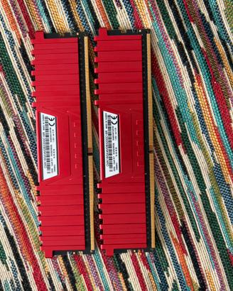 RAM 2 banchi 16 gb l’uno.