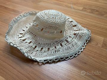 Cappello a tesa larga