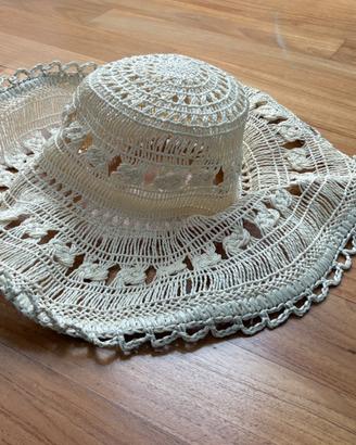 Cappello a tesa larga