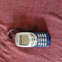 Cellulare Samsung con caricatore