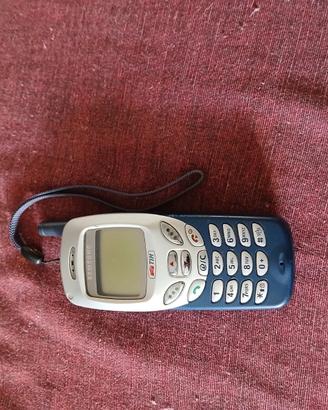 Cellulare Samsung con caricatore