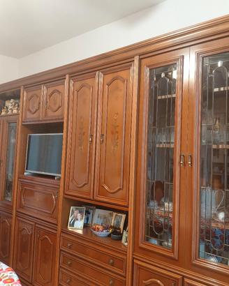 credenza con vetrine