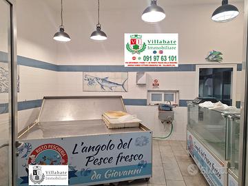 Locale Commerciale di 50 mq posizione angolare