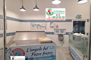 Locale Commerciale di 50 mq posizione angolare